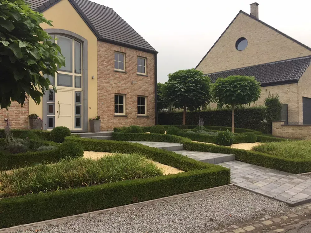 Devanture maison jardin aménagé